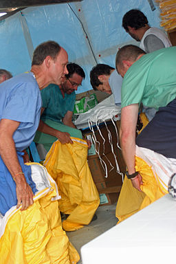 Preparing_to_enter_Ebola_treatment_unit_(2).jpg