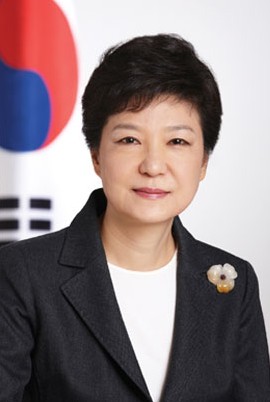 Park_Geun-hye_official_photo.jpg